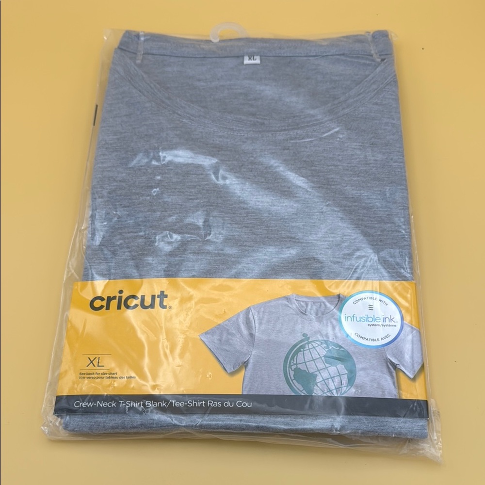 Cricut Gray Crew-Neck T-Shirt XL compatible with infusible ink